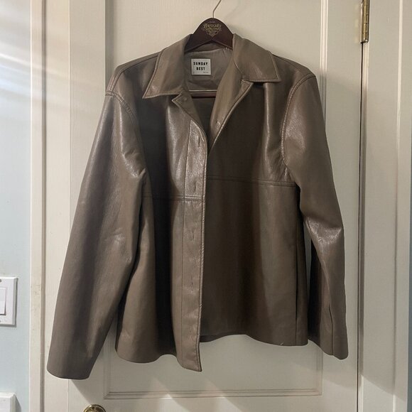 Aritzia Sunday Best Gabby Shirt Jacket Size Medium Faux Leather - Picture 2 of 10